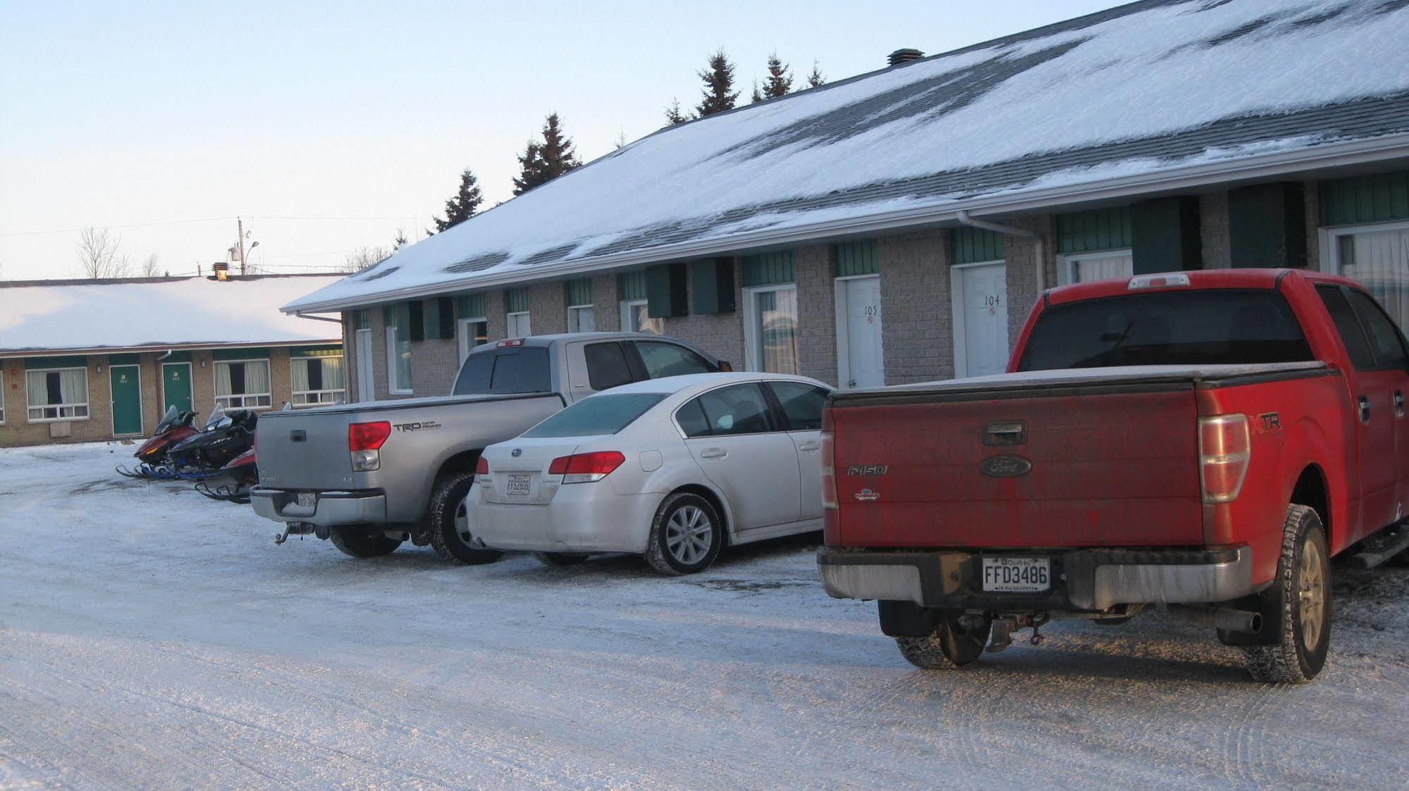 Hotel-Motel La Difference Sainte-Marie Exterior photo