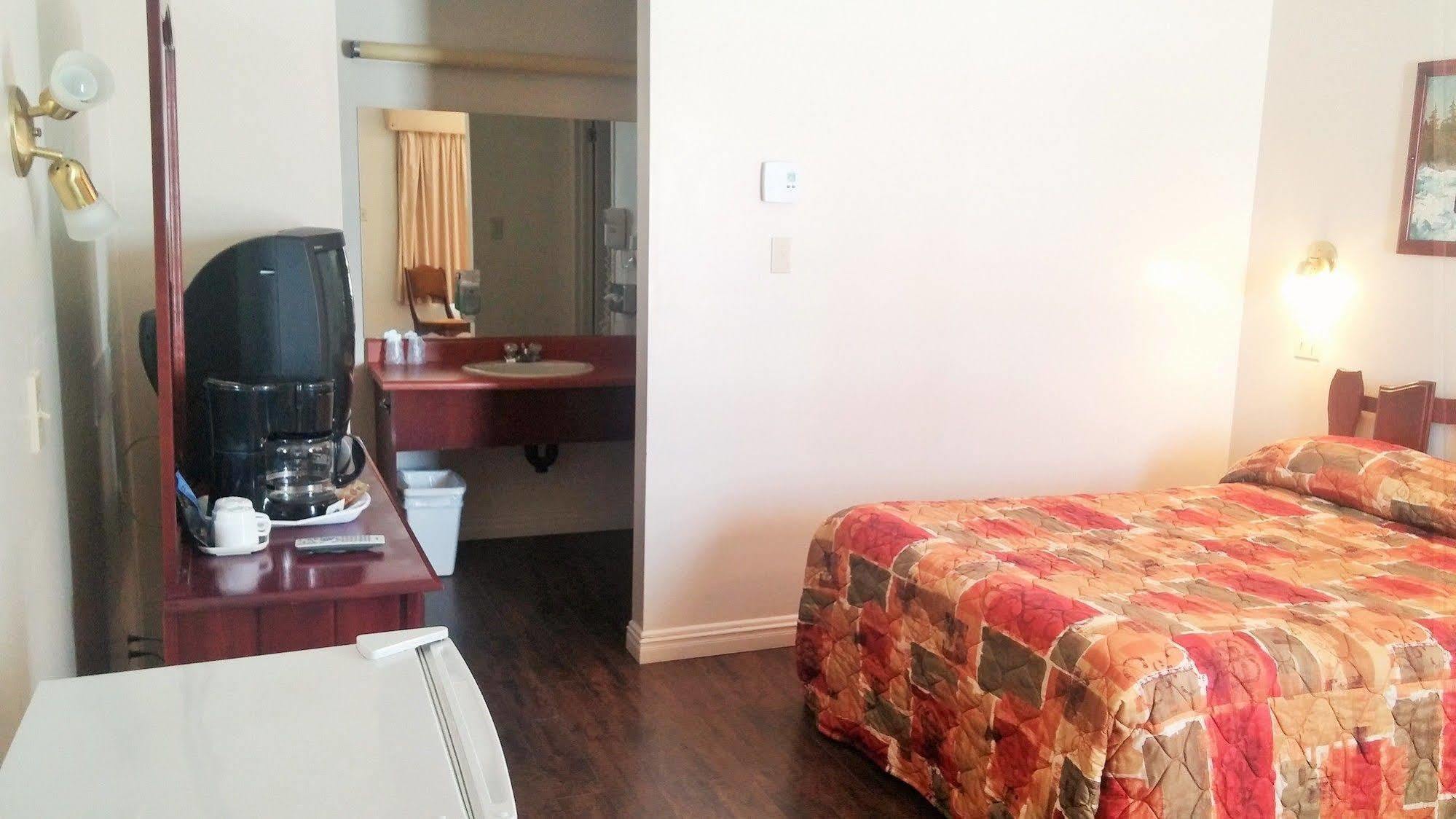 Hotel-Motel La Difference Sainte-Marie Exterior photo