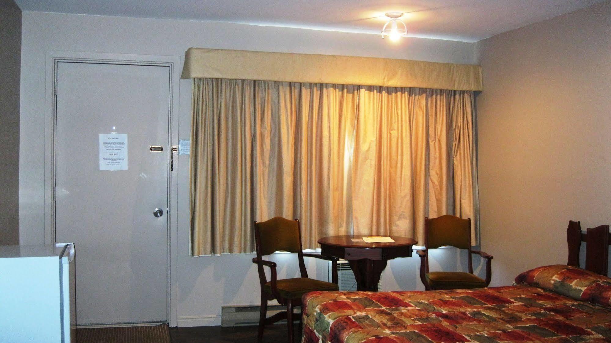 Hotel-Motel La Difference Sainte-Marie Exterior photo